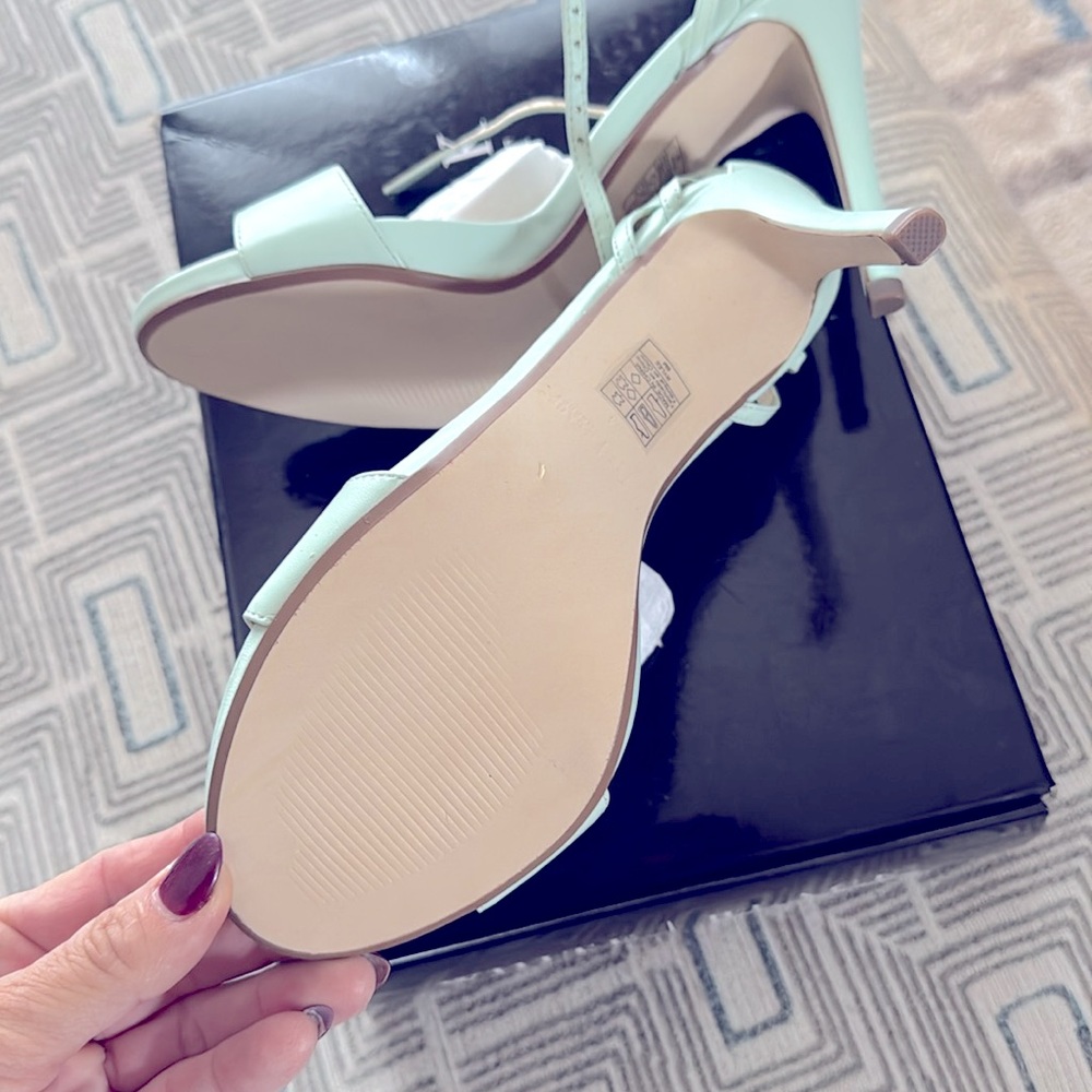 WHBM Rylee Divinity size 8 - Picture 3 of 6